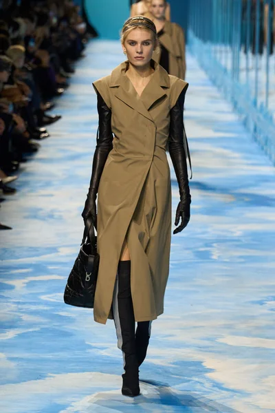Look 62